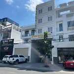The Moon 2 Hotel