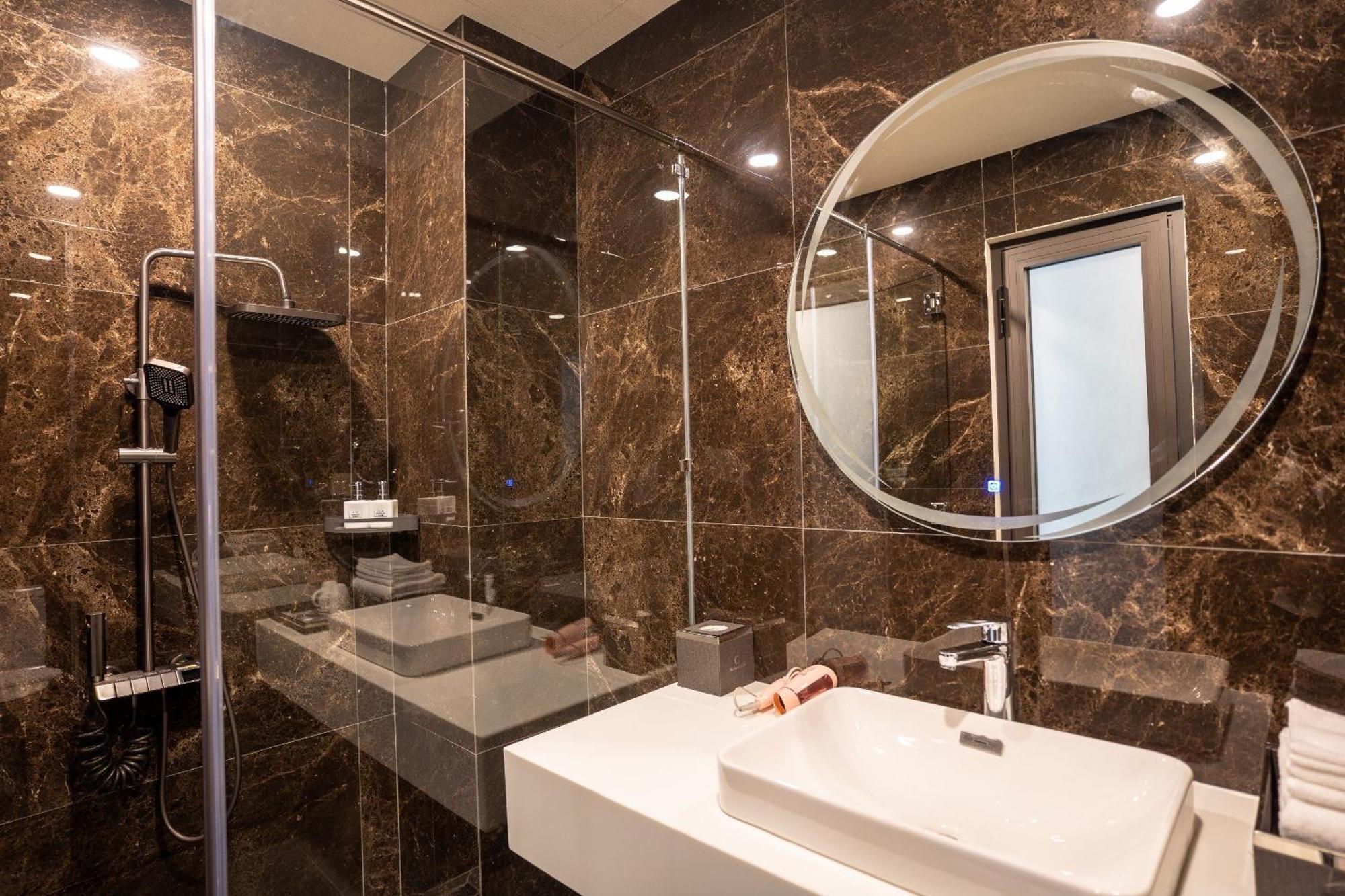 Khách sạn The Moon 2 Hotel TP. Hồ Chí Minh