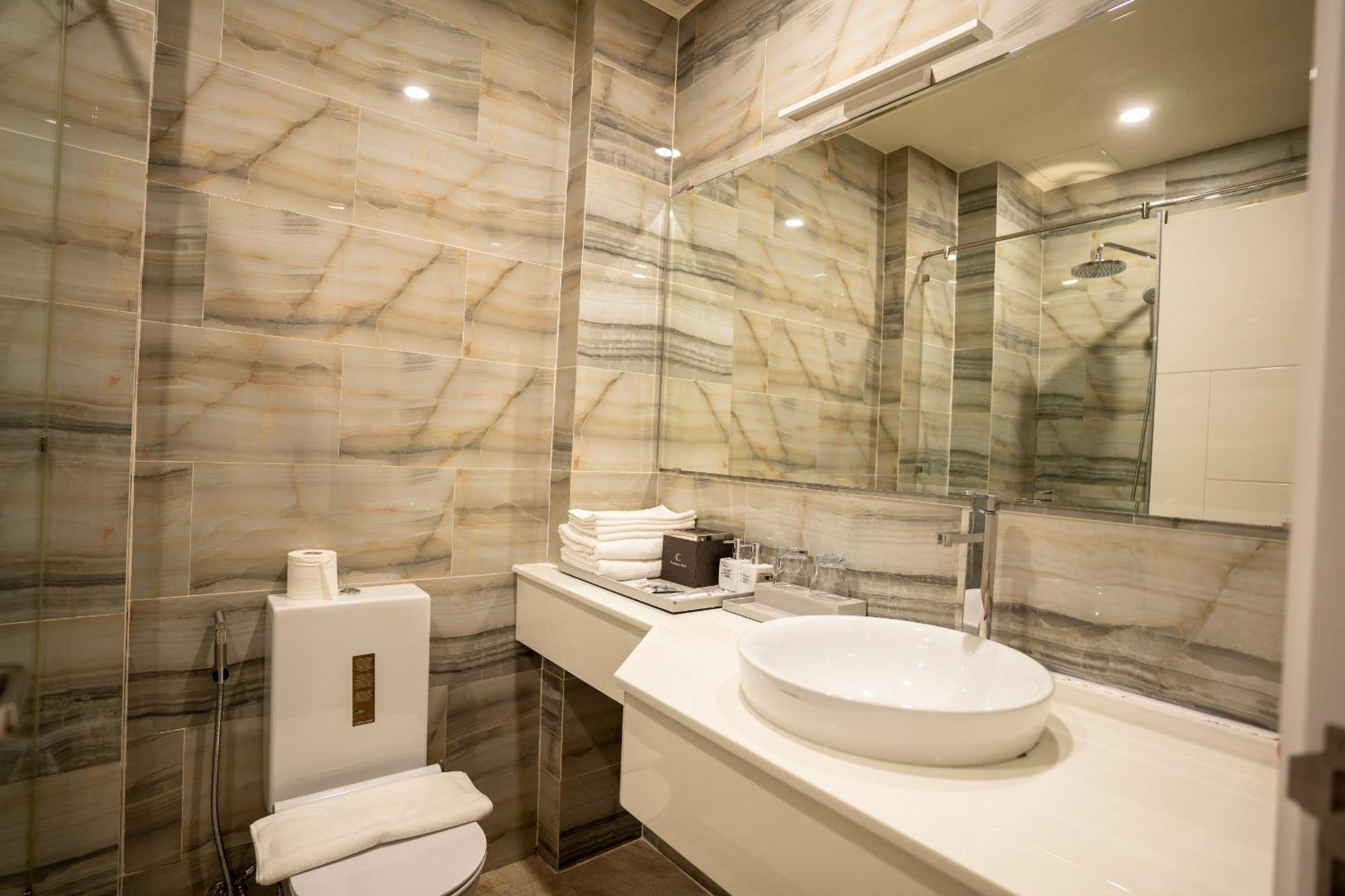 The Moon 2 Hotel Khách sạn TP. Hồ Chí Minh