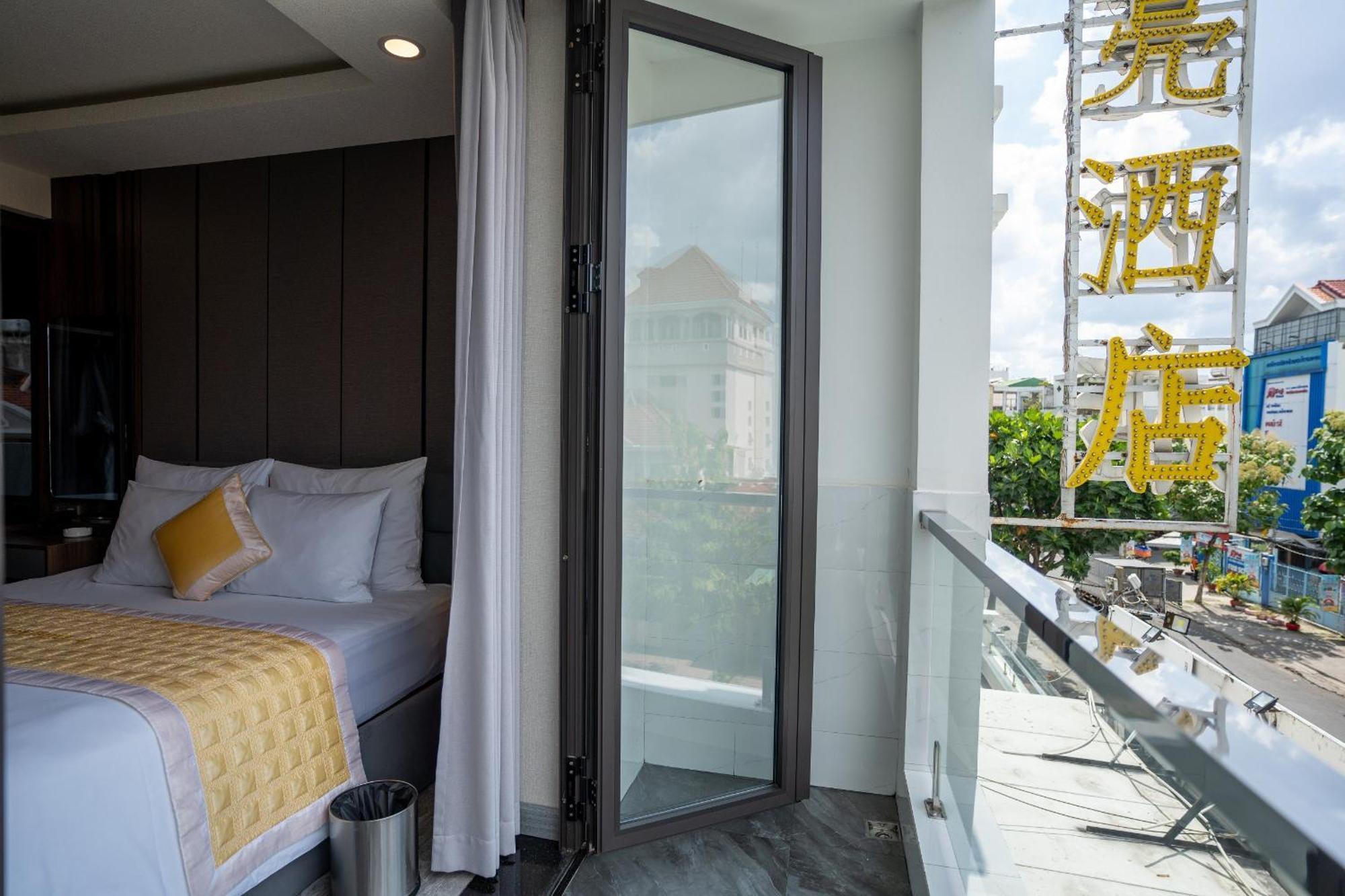 Khách sạn The Moon 2 Hotel TP. Hồ Chí Minh