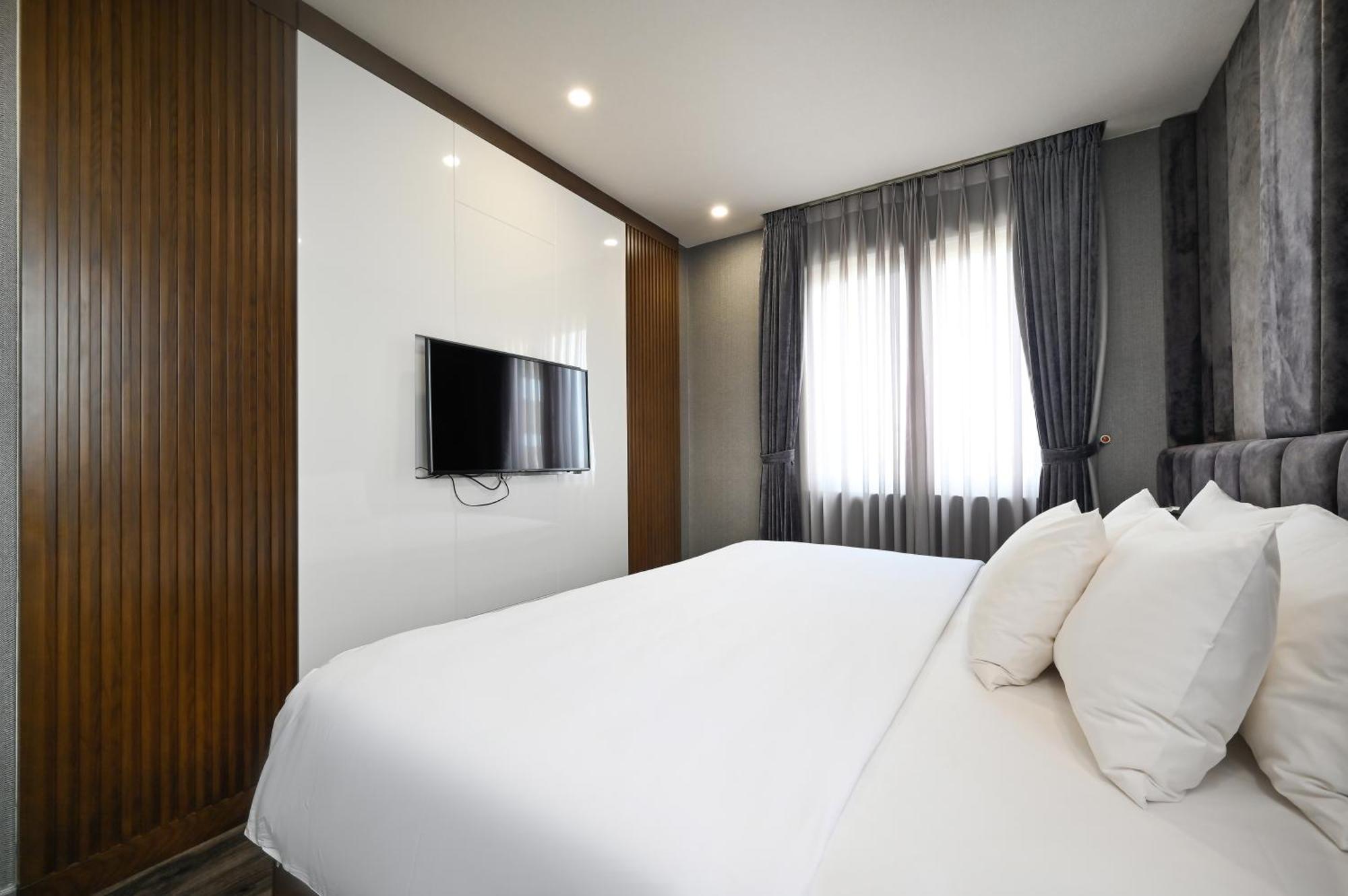 The Moon 2 Hotel 2*