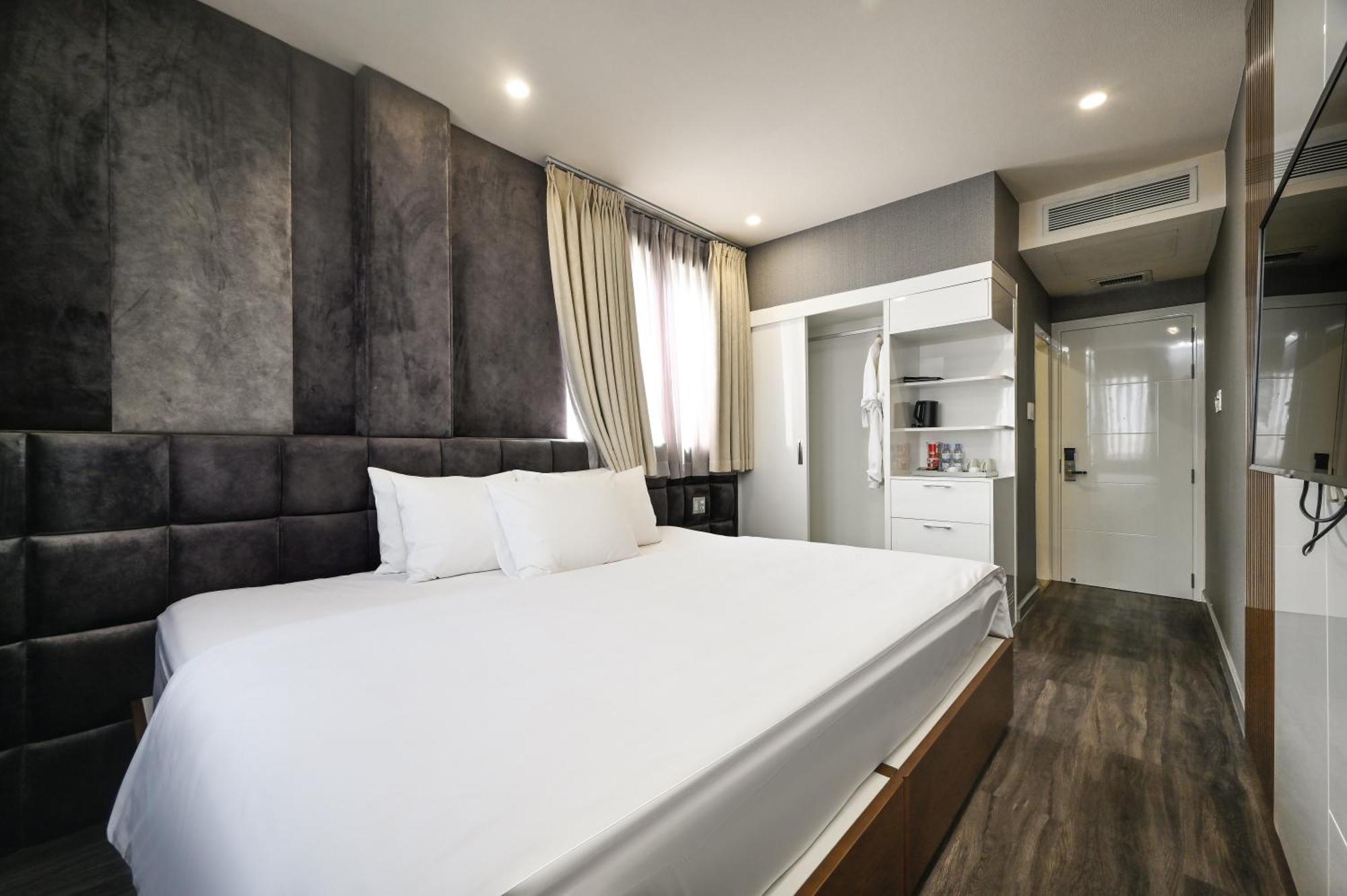 The Moon 2 Hotel Hotel 2*