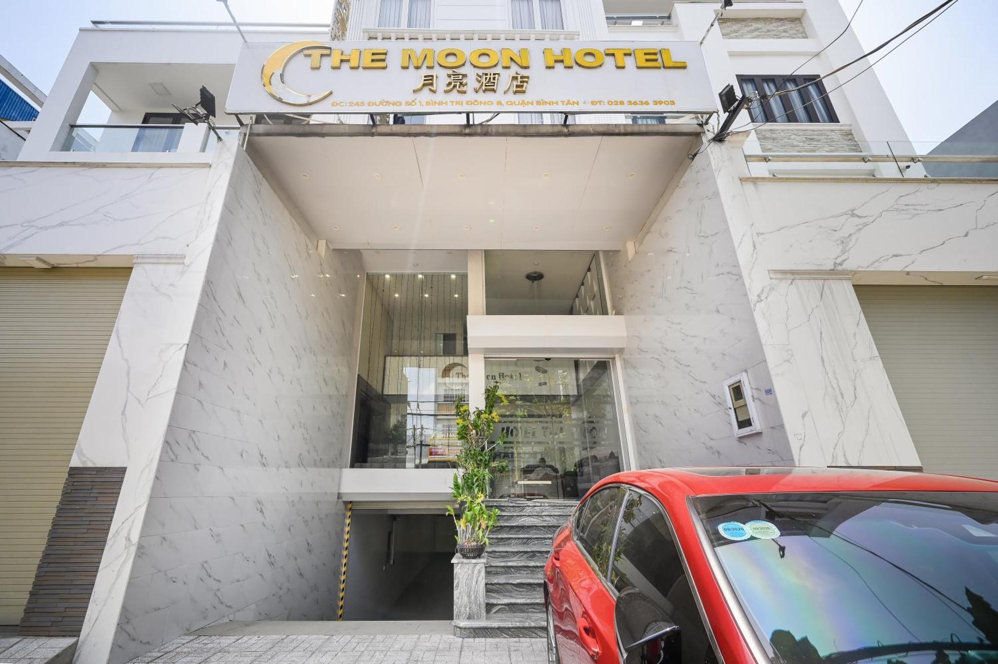 The Moon 2 Hotel Hotel