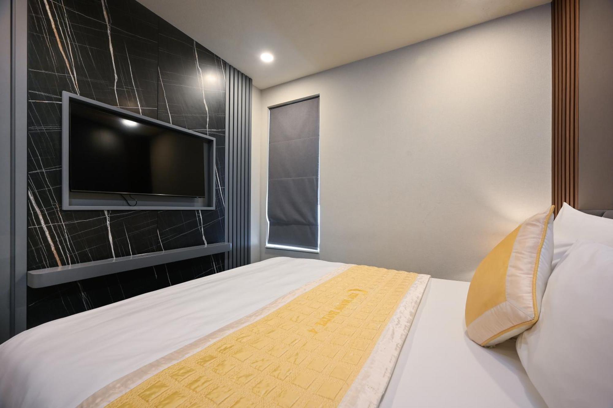 The Moon 2 Hotel 2*